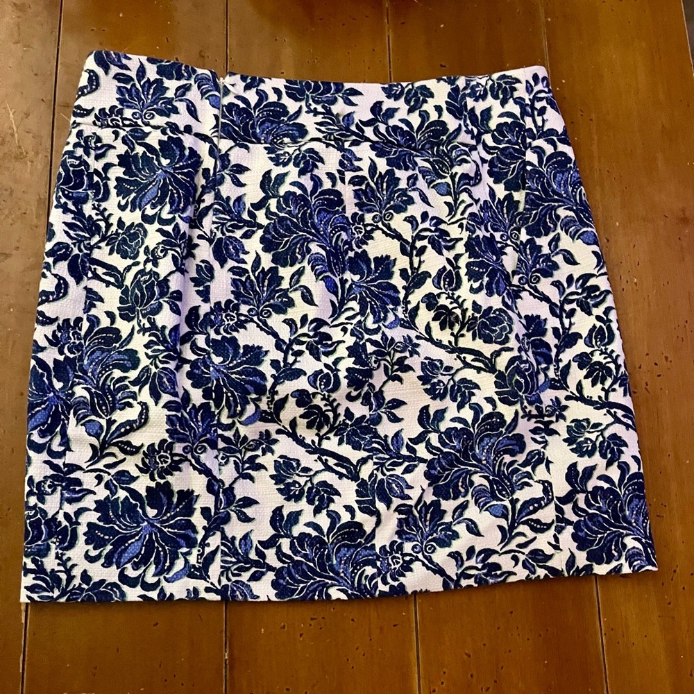 Ann Taylor Navy and Cream Floral Mini Skirt - Picture 2 of 4